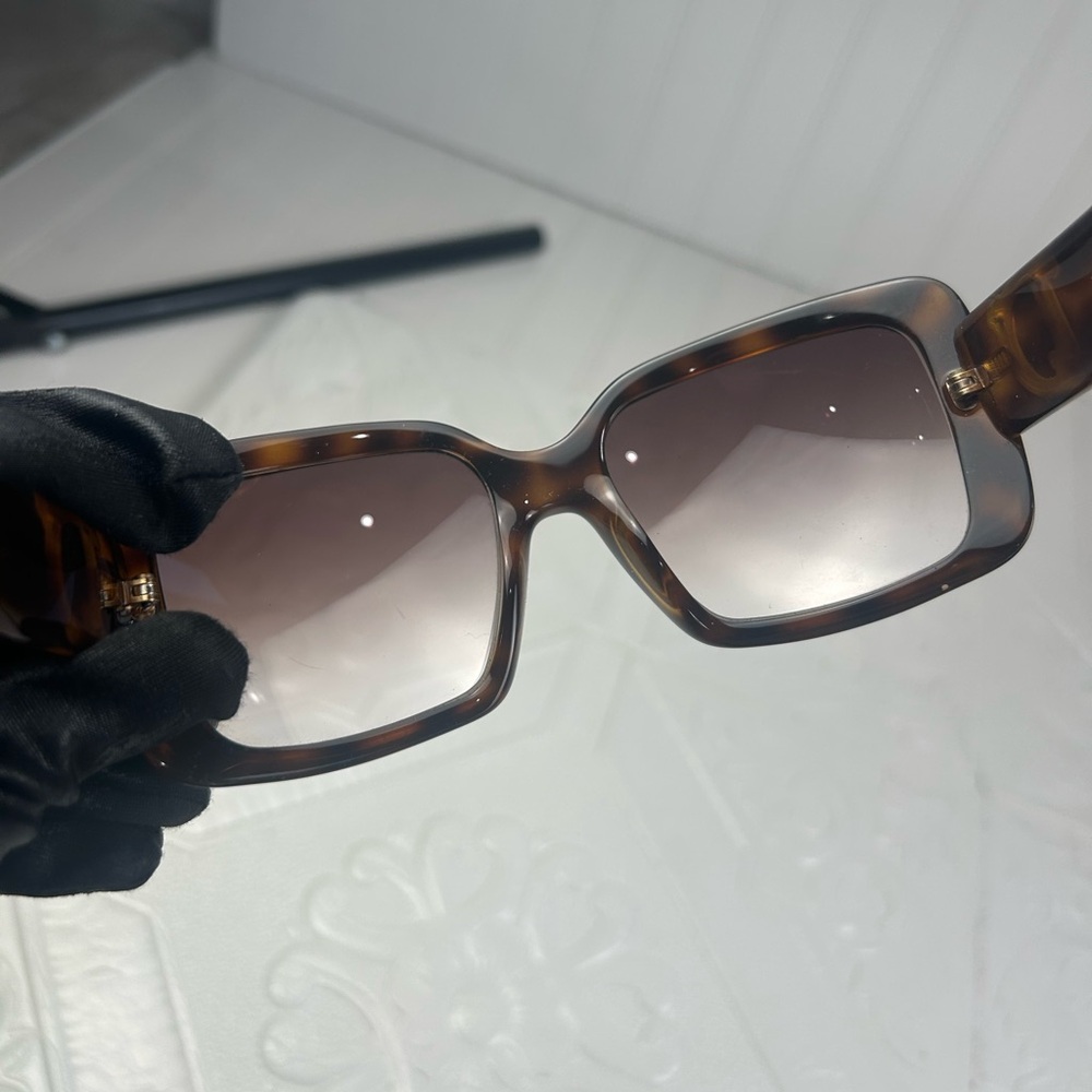 Christian Dior Womenโs Sunglasses Tortoise Shell Oversized SquareGradient Lenses - Picture 2 of 8